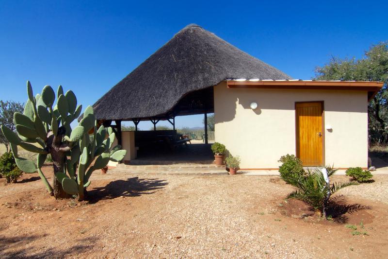 Appartamento Etango Ranch Guest Farm Windhoek Esterno foto